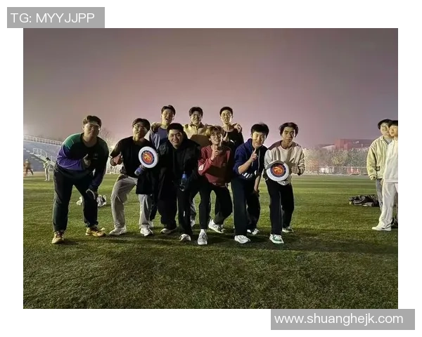 广州飞盘队在团队协作排名中创下新高展现出色实力与默契配合